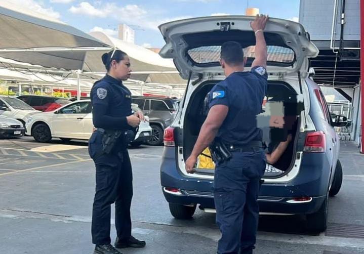 Após sair do supermercado sem pagar por produtos, mulher é levada para Delegacia